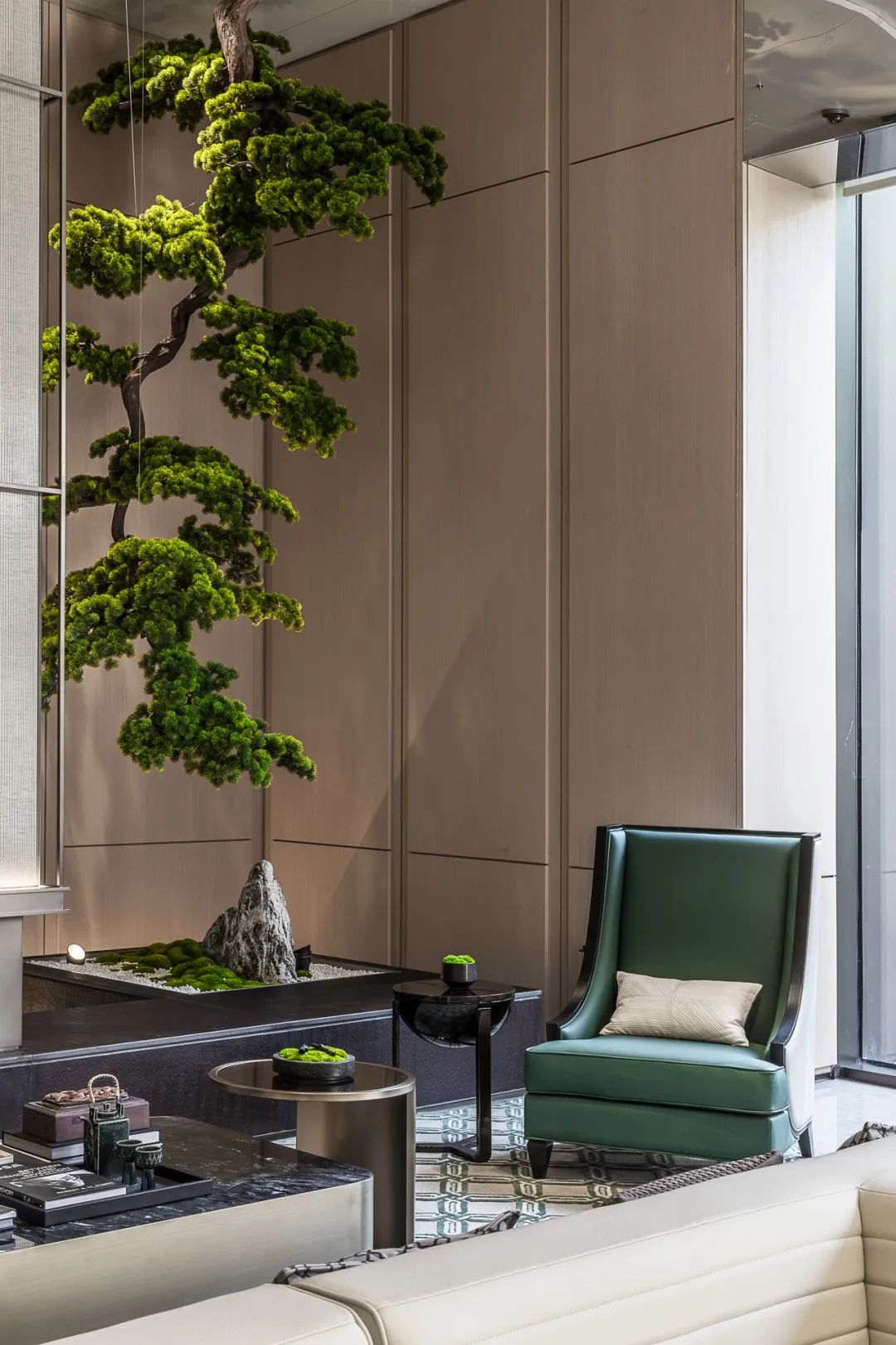 202311031443176707475